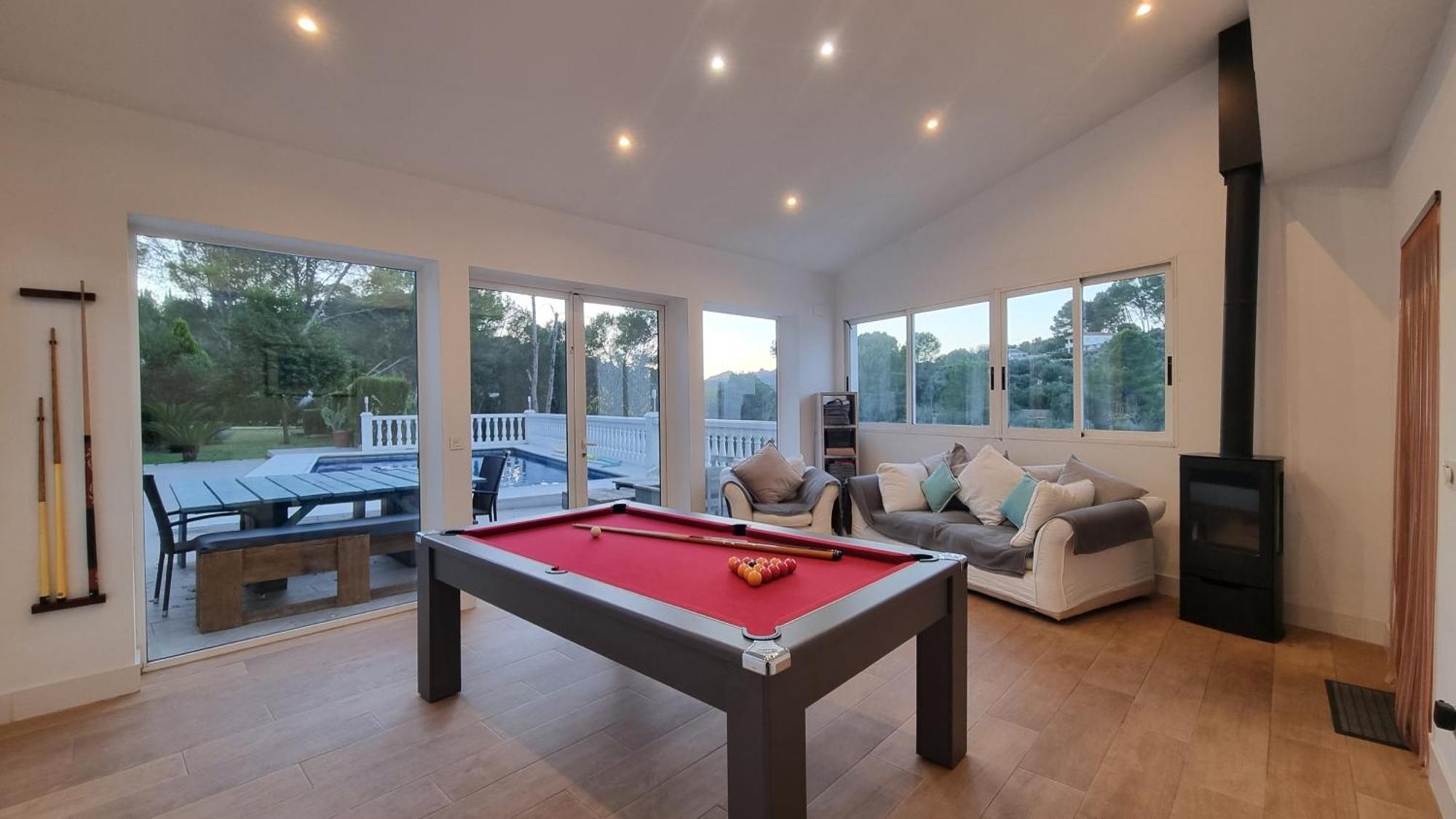 Wonderful Villa, Heated Pool, Near Beautiful Town Alboy Dış mekan fotoğraf