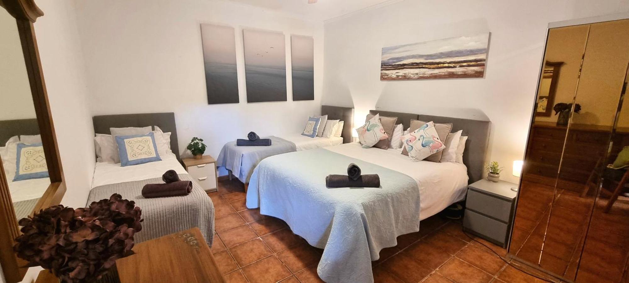 Wonderful Villa, Heated Pool, Near Beautiful Town Alboy Dış mekan fotoğraf